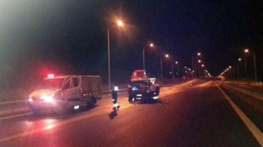 Yağmur Yağışı Otoyolda Trafiği Durdurdu