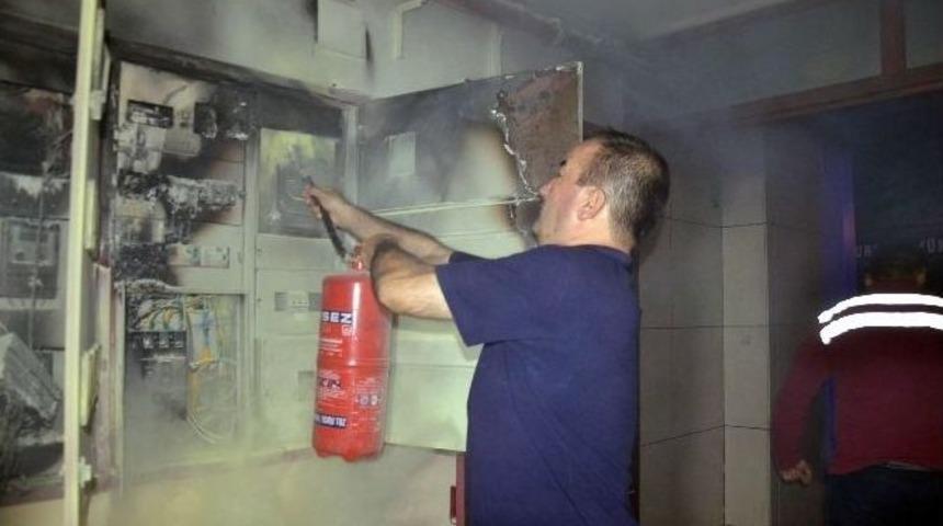 Trafo Yangını Apartmanda Paniğe Neden Oldu
