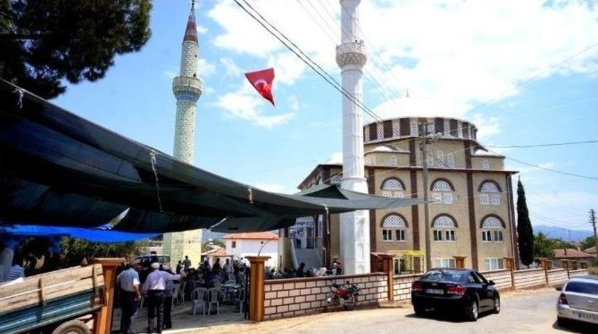 İmece İle &Ouml;nce Cami Ardından Hayrını Yaptılar