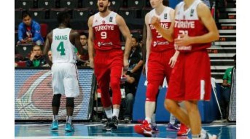 12 Dev Adam Fransa Karşısında