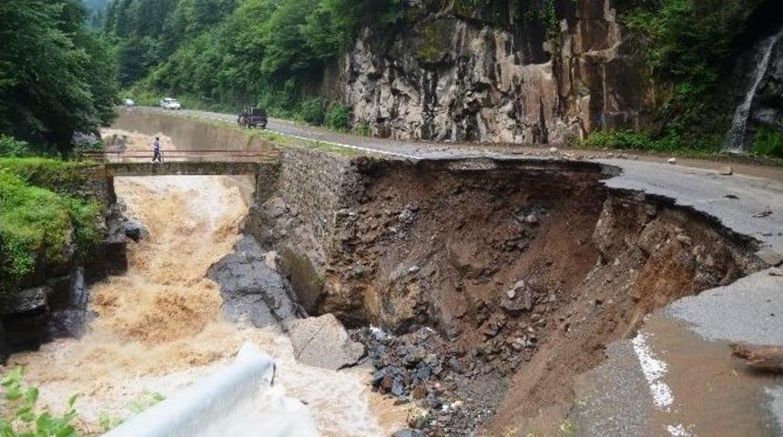 Trabzon&rsquo;da Şiddetli Yağış