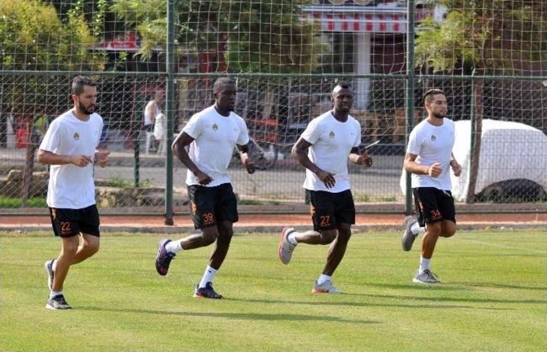 Alanyaspor Hazırlıklarını S&uuml;rd&uuml;r&uuml;yor
