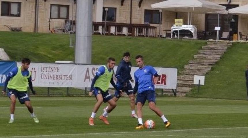 Fenerbah&ccedil;e, Topuk Yaylası&rsquo;nda Hazırlıklarını S&uuml;rd&uuml;r&uuml;yor