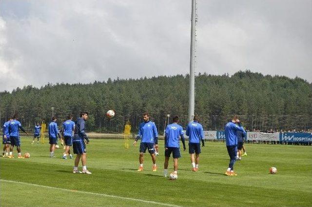 Fenerbahçe, Topuk Yaylası’nda Hazırlıklarını Sürdürüyor