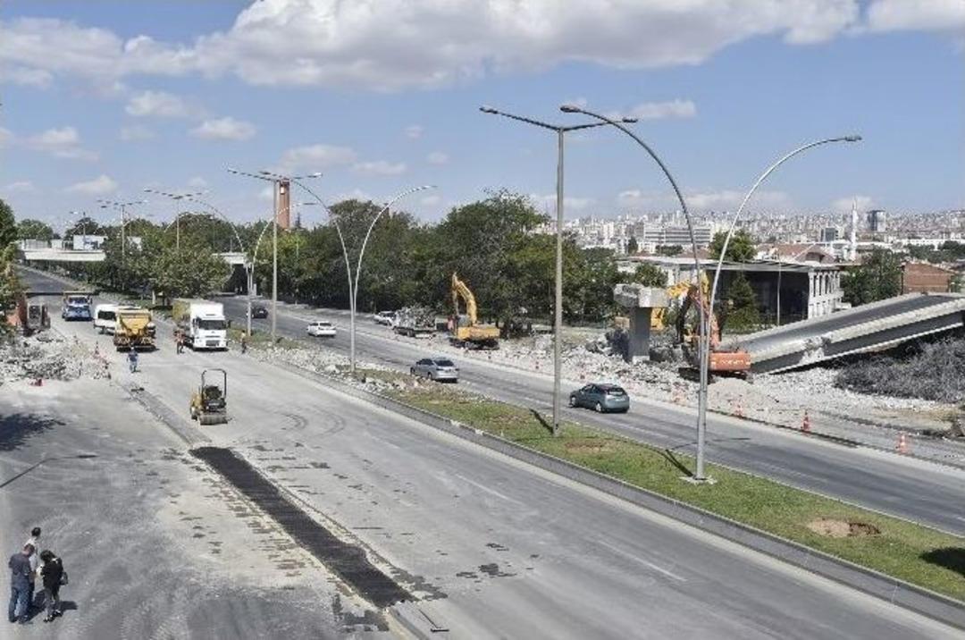 Yeni Ke&ccedil;i&ouml;ren Bulvarı&rsquo;nda &Ccedil;alışmalar S&uuml;r&uuml;yor