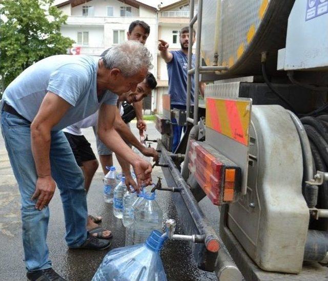 Perşembe’ye Tankerle Su Taşınıyor