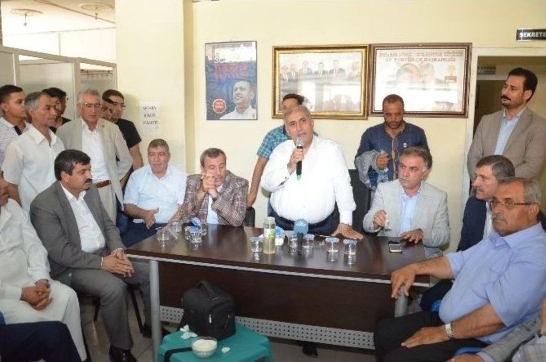 Aky&uuml;rek, Ceylanpınar&rsquo;da Vatandaşlarla Bayramlaştı