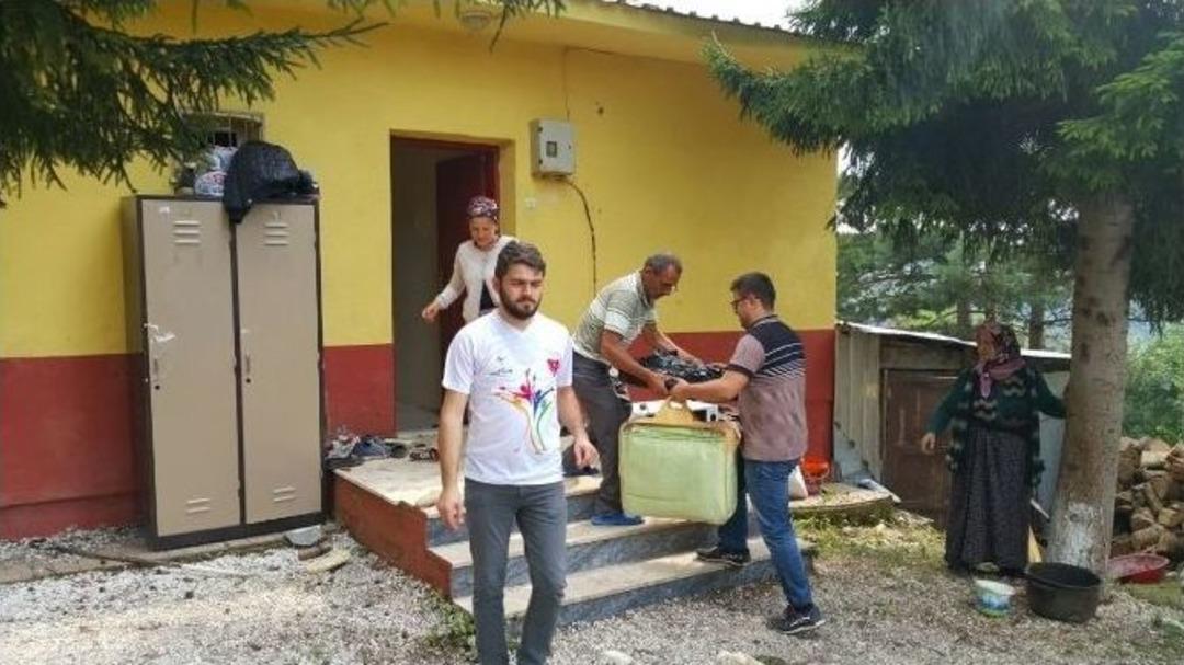 Bayram &Ouml;ncesi Evleri Yalan Aileye Yardım Eli Uzandı