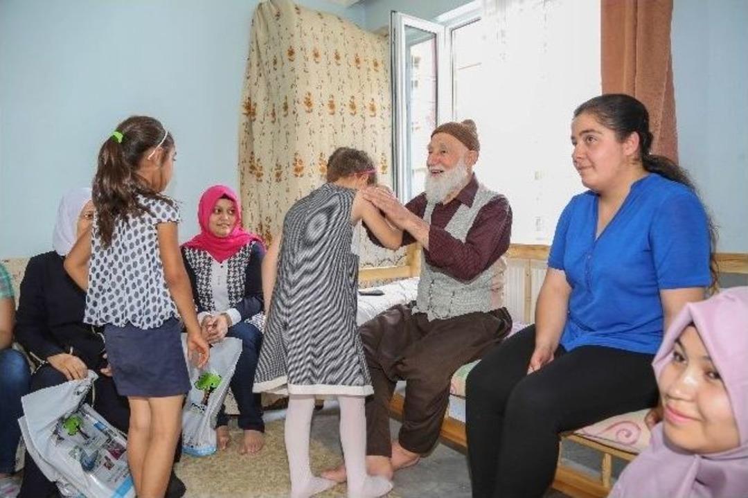 Şehitkamilli Yetimlerden Bayram S&uuml;rprizi