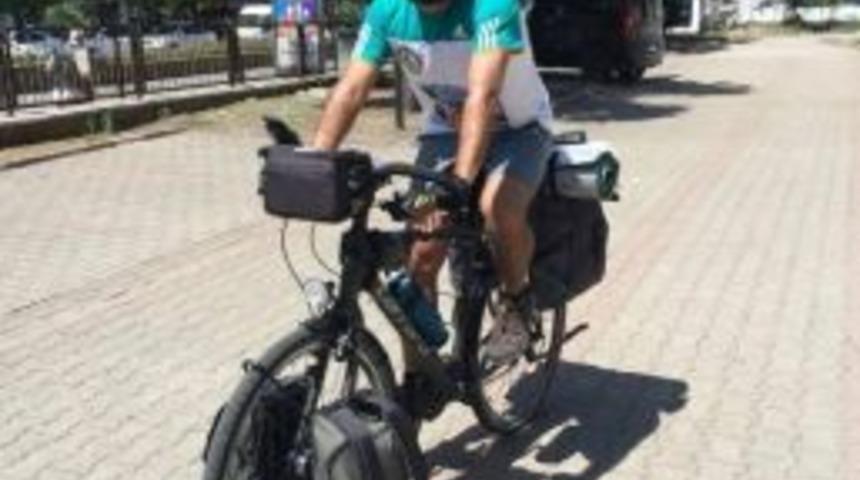 Bisikletle T&uuml;rkiye Turu Yapıyor