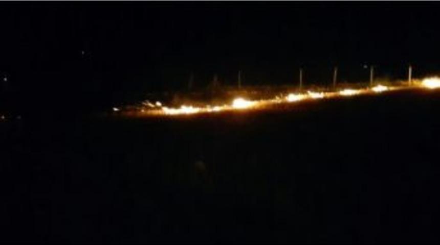 Anız Yangını Zarara Yol A&ccedil;tı