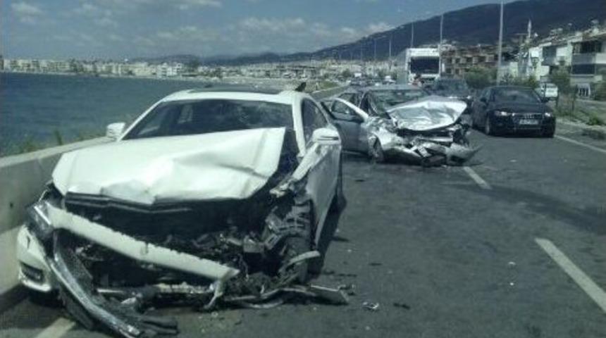Edremit K&ouml;rfezi&rsquo;nde Krafik Kazalarında 12 Kişi Yaralandı