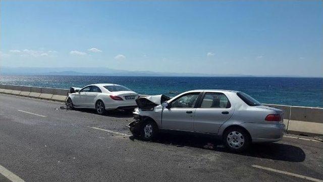 Edremit Körfezi’nde Krafik Kazalarında 12 Kişi Yaralandı