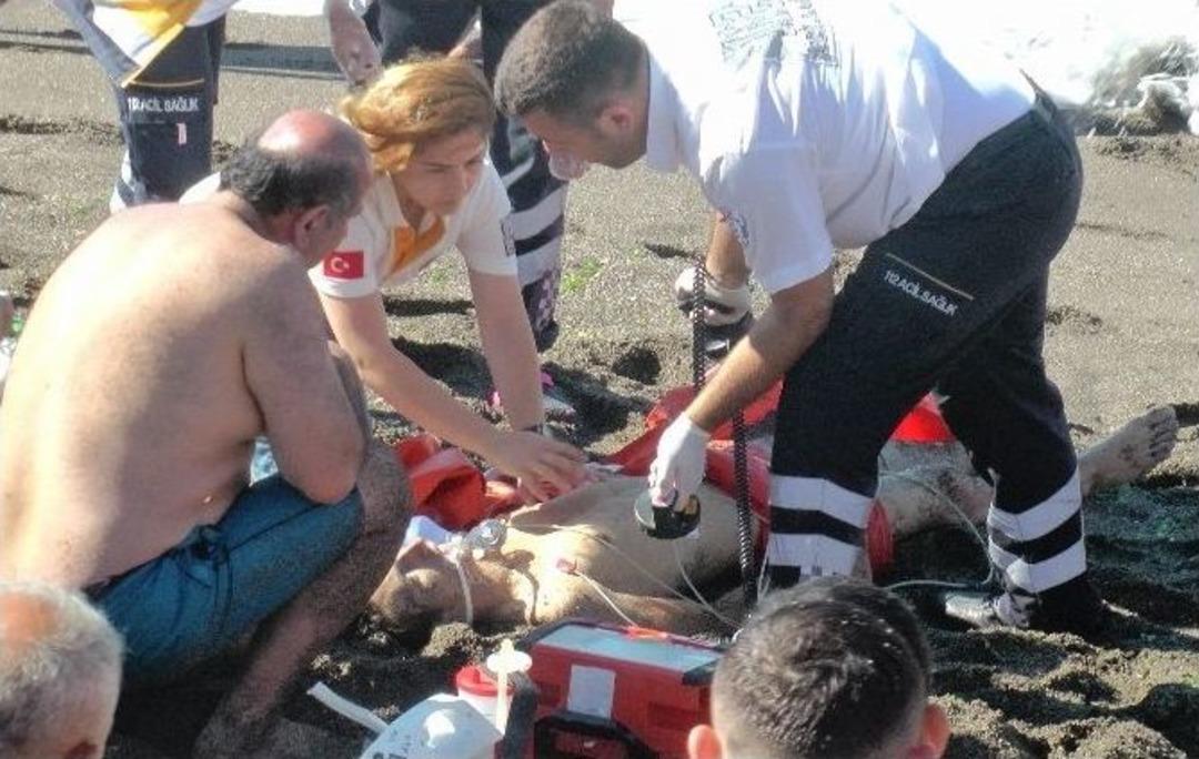 D&uuml;zce&rsquo;de Dev Dalgalar Bir Kişiyi Yuttu