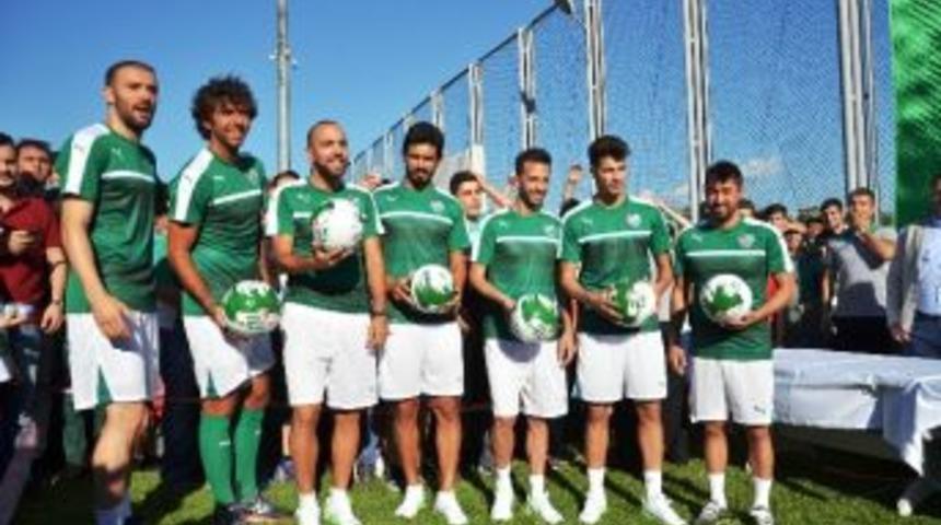 Bursaspor&rsquo;da İmza Şov