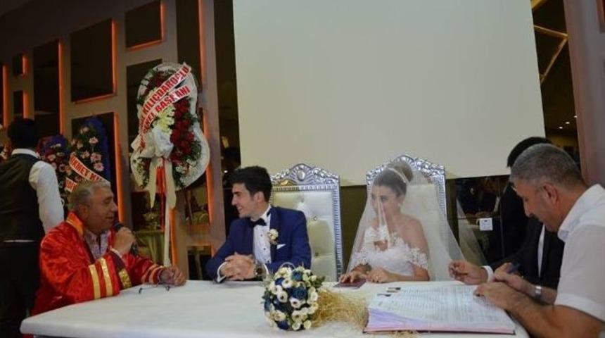 &Ccedil;at Belediye Başkanı Kılı&ccedil;, İlk Nikahını Kıydı