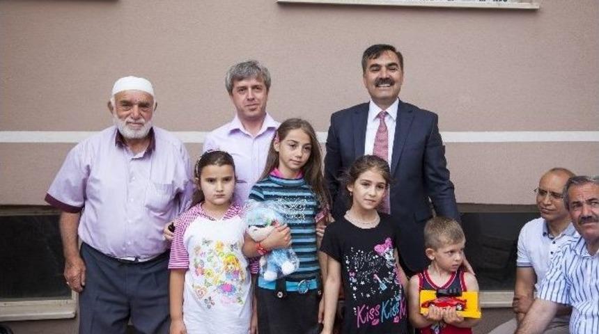 Vali &Ccedil;ınar&rsquo;dan Ahıskalılara Bayram Ziyareti