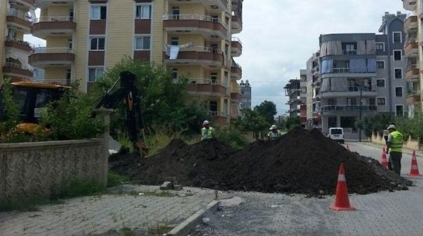Dörtyol’da Kanalizasyon Döşeme Çalışması