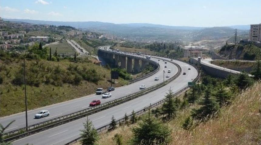 Tem Otoyolu&rsquo;nda Ara&ccedil; Yoğunluğu Azaldı