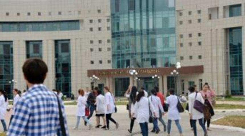 Ahmet Yesevi &Uuml;niversitesi Hastanesi, Kazakistan Tarafından &rsquo;2016 Hipokrat&rsquo;ın Ulu Miras&ccedil;ısı&rsquo; Unvanını Layık G&ouml;rd&uuml;