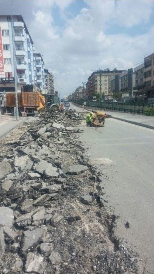 Selden Zarar Gören Yol Ve Caddelere Asfalt Çalışması