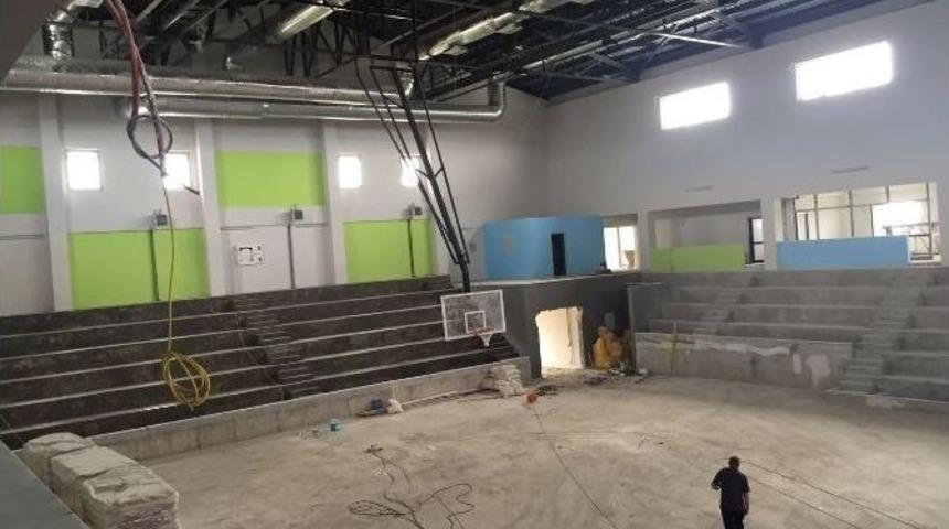 B&uuml;y&uuml;kşehir, Kartepe&rsquo;ye Spor Salonu Yapıyor