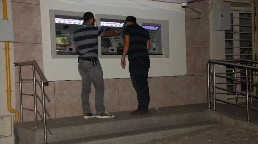 Atm&rsquo;de, Ş&uuml;pheli Poşet Paniği