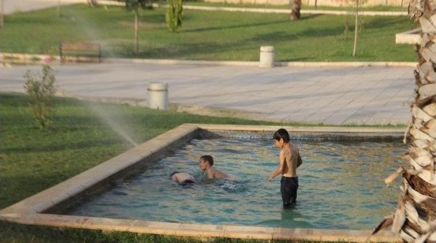 S&uuml;s Havuzları &Ccedil;ocukların Eğlence Durağı Oldu