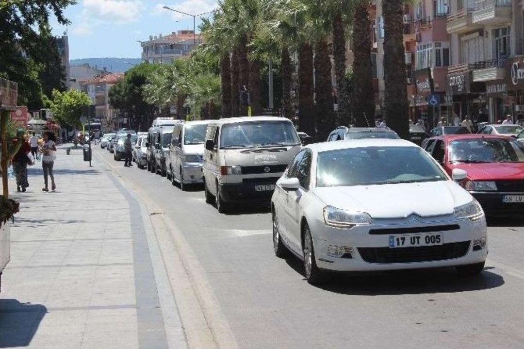 Tatilcilerin D&ouml;n&uuml;ş &Ccedil;ilesi Başladı