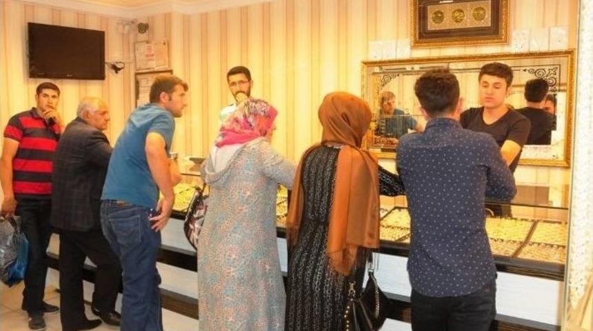 Van&rsquo;da Altın Alan Yok Satan &Ccedil;ok