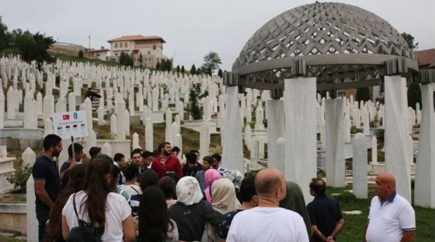 Ey&uuml;pl&uuml; &Ouml;ğrenciler Bosna Hersek Yolcusu
