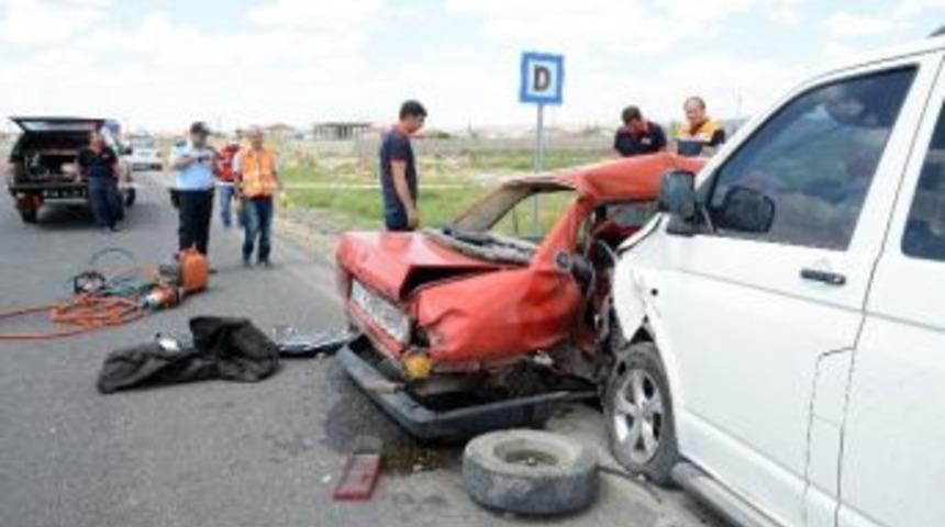 Aksaray&rsquo;daki Trafik Kazasında &Ouml;l&uuml; Sayısı 3&rsquo;e Y&uuml;kseldi