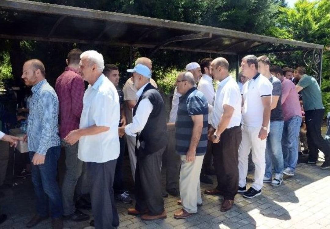 Başbakan Yıldırım Kocaeli&rsquo;de Cenaze T&ouml;renine Katıldı
