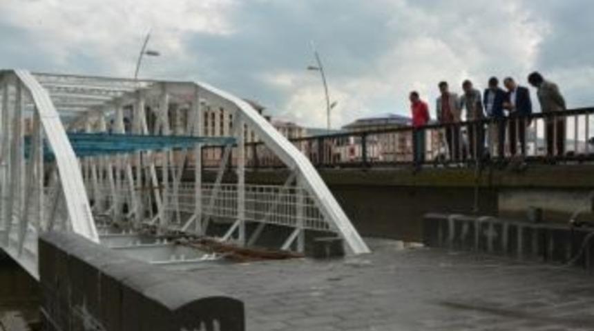 Tarihi Demir K&ouml;pr&uuml;de Onarım &Ccedil;alışması