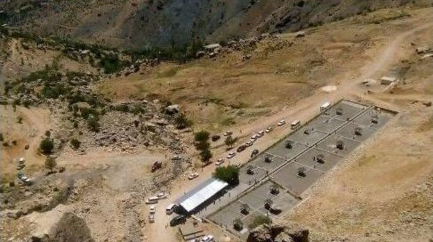 Vatandaşlardan G&uuml;rlevik Mesire Alanı Yoluna Bakım Talebi