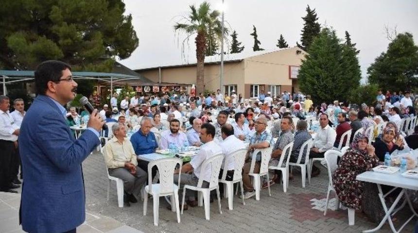 Şehzadeler&rsquo;de 52 Bin Kişi Aynı Sofrada Buluştu