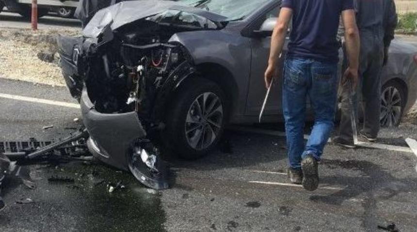 Erzincan&rsquo;da Trafik Kazası: 1 &Ouml;l&uuml;, 9 Yaralı