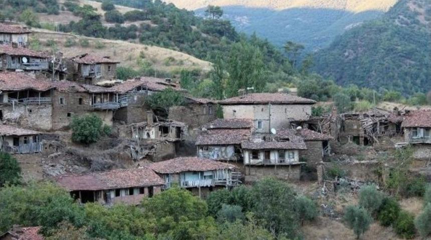 İzmir&rsquo;in Hayalet K&ouml;y&uuml;ndeki Yapılar Artık Tescilli