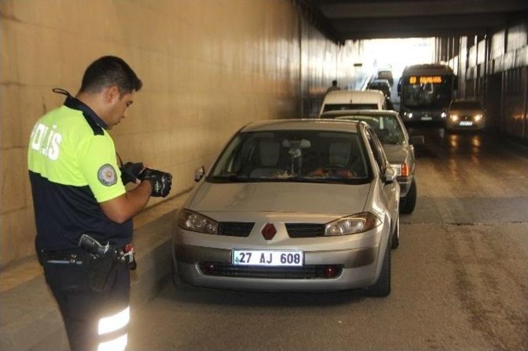 Aracını Yasak B&ouml;lgelerde Park Edenlere Ceza Yağdı