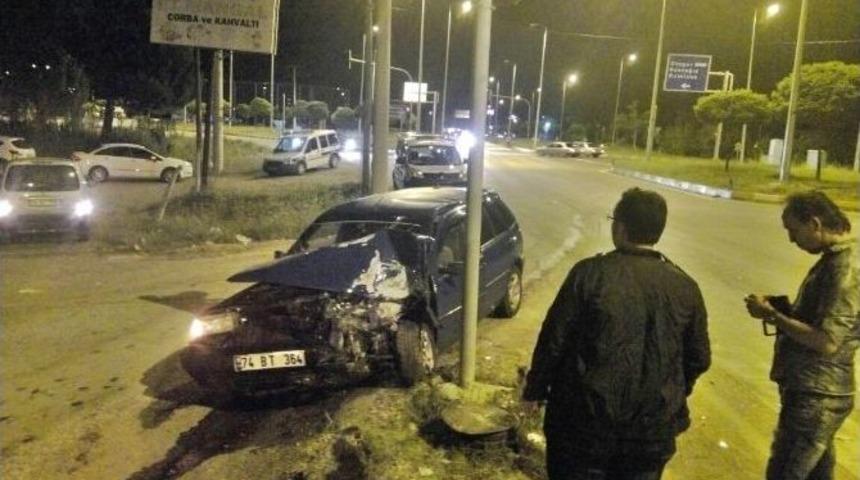 Bartın&rsquo;da 3 Aracın Karıştığı Kazada 4 Kişi Yaralandı