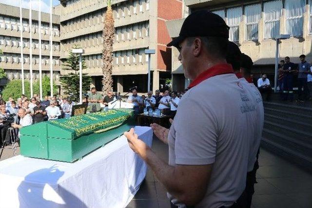 Akciğer Kanserine Yenik Düşen İsdemir Genel Müdürü Recep Özhan İçin Tören Düzenlendi