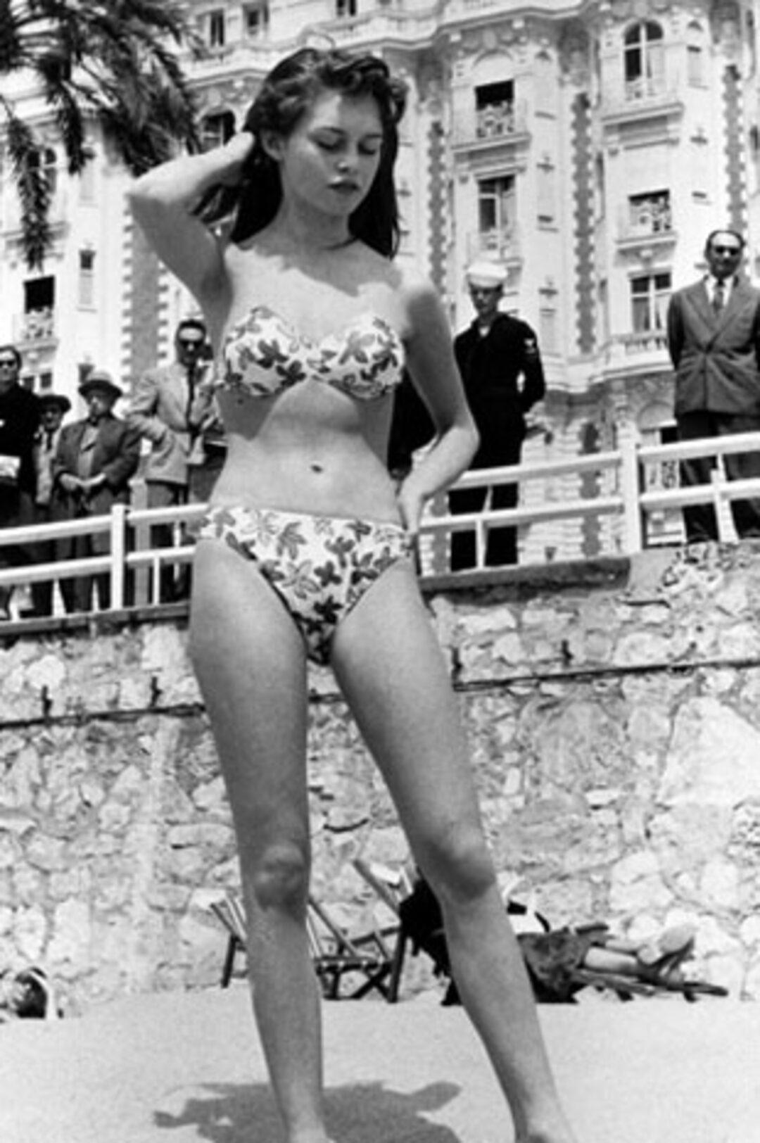 Бриджит Бардо бикини Каннском кинофестивале 1953