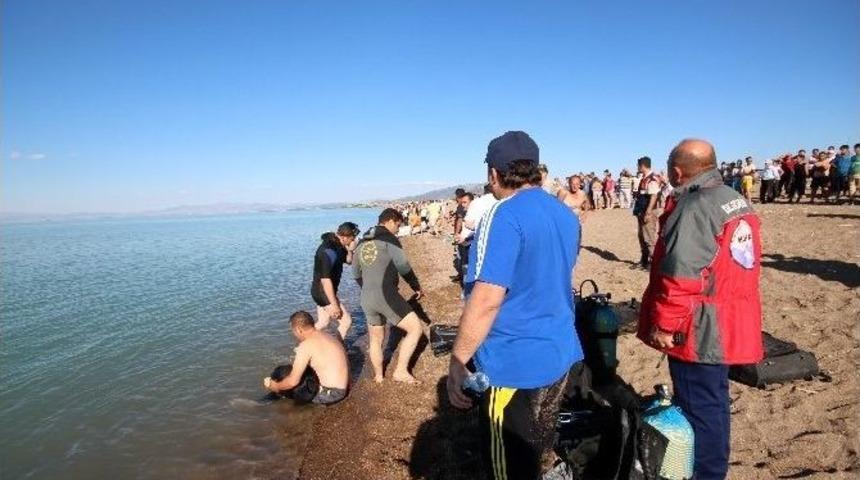 Simitle Y&uuml;zerken G&ouml;le D&uuml;şen Kızını Kurtaran Baba Kendisi Boğuldu