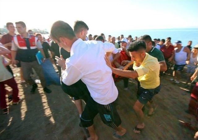 Simitle Yüzerken Göle Düşen Kızını Kurtaran Baba Kendisi Boğuldu