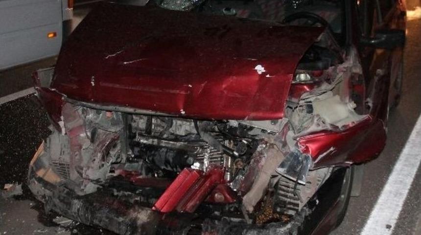 Elazığ&rsquo;da Zincirleme Trafik Kazası: 3 Yaralı