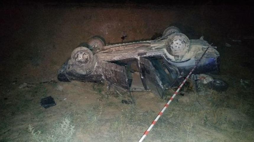 Otomobil Şarampole Yuvarlandı: 1 &Ouml;l&uuml;, 1 Ağır Yaralı