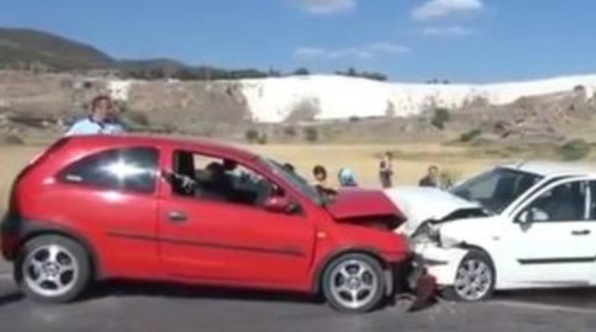 Otomobiller &Ccedil;arpıştı: 7 Yaralı