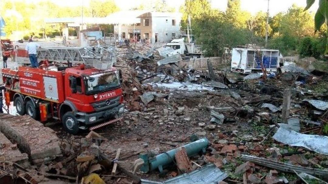 Bilecik&rsquo;te T&uuml;p Deposunun Patlamasının Şiddeti G&uuml;n Ağarınca Ortaya &Ccedil;ıktı