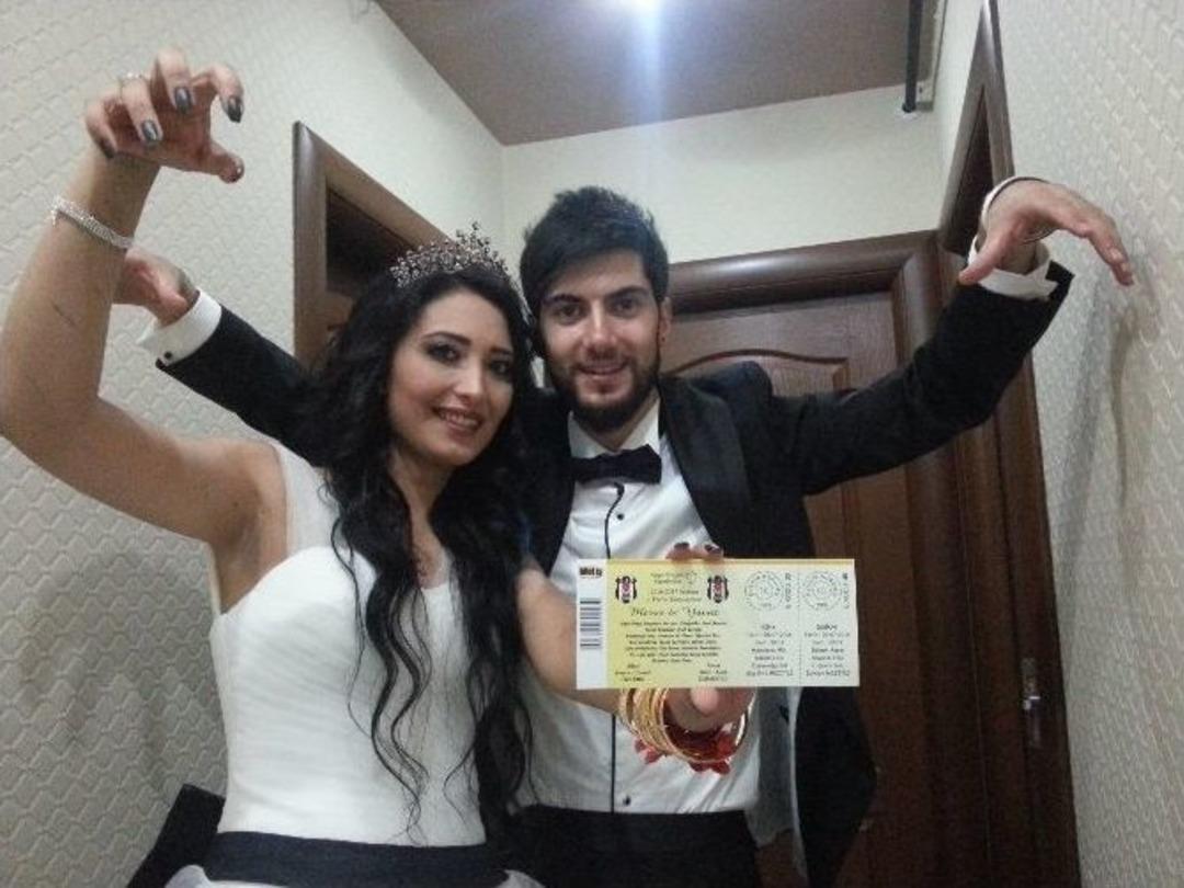 D&uuml;ğ&uuml;n Davetiyesini Beşiktaş Ma&ccedil; Bileti Yaptılar