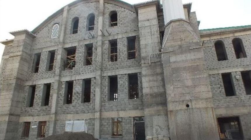 1071 K&uuml;mbet Camii İ&ccedil;in Yardım Bekleniyor